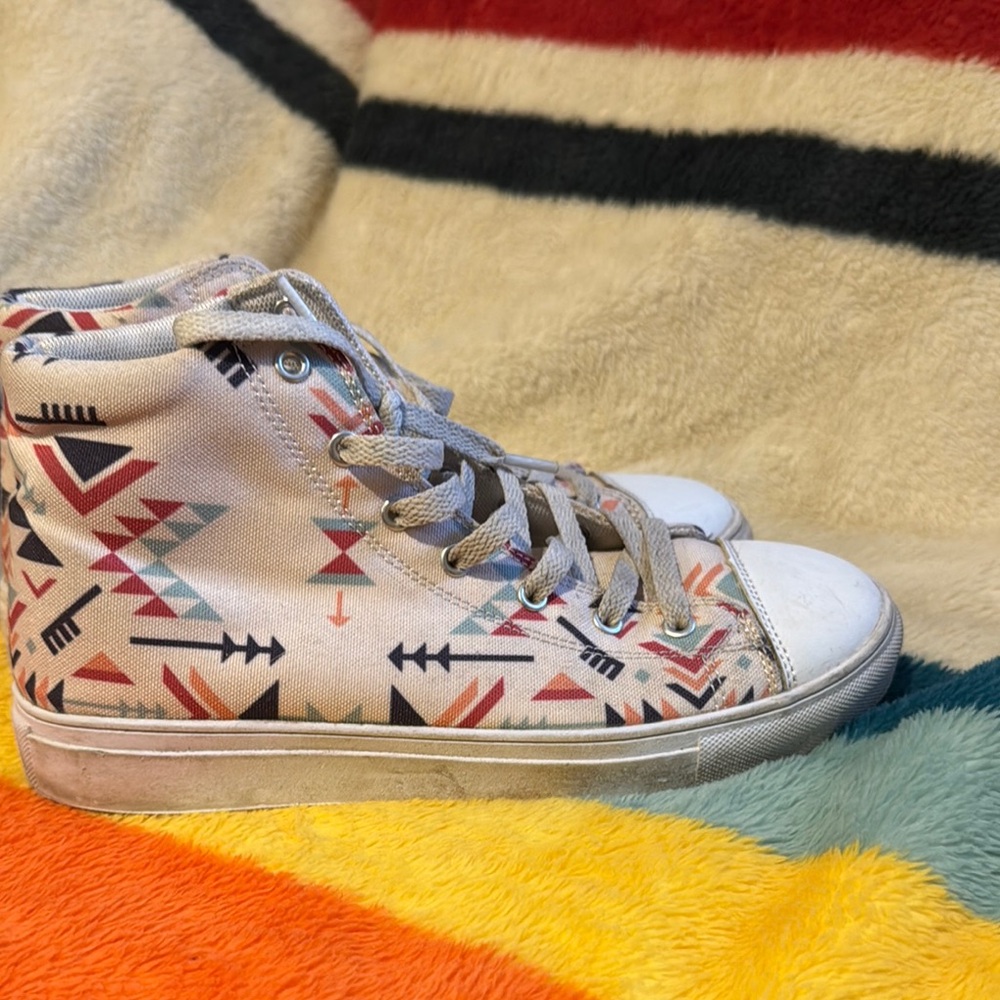 Tribal Print High-Top Sneakers